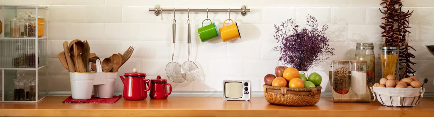 5 φυσικές λύσεις για οσμές στην κουζίνα