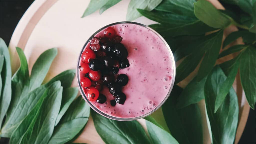 yogurt-berries-smoothie
